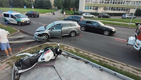 Automobilio ir motociklo susidūrimas Panevėžyje