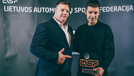 Ovidijus Va&scaron;takas ir Matas Žalandauskas atsiėmė 2025 metų sezono trofėjus