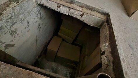 Mažeiki&scaron;kis dėl kontrabandos pasieniečiams įkliuvo vėl &ndash; &scaron;įkart rasti 86 tūkst. pakelių