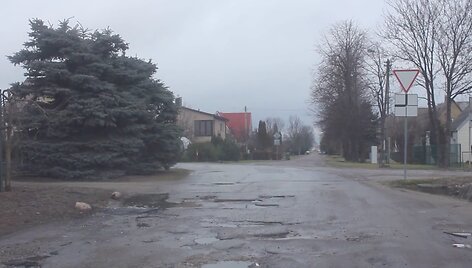 sankryza-kurioje-ivyko-peugeot-ir-toyota-susidurimas