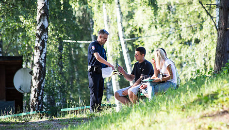 Patikrinimai šalia vandens telkinių Verkių regioniniame parke