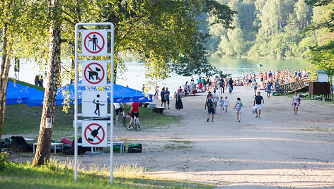 Patikrinimai šalia vandens telkinių Verkių regioniniame parke