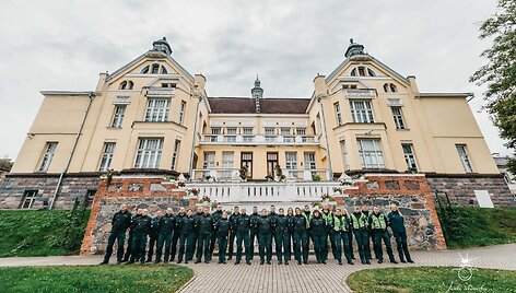 Angelų sargų dieną &Scaron;iaulių pareigūnai pažymėjo netradicine fotosesija