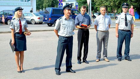 Radvili&scaron;kio savivaldybės dovana policijai &ndash; trys automobiliai