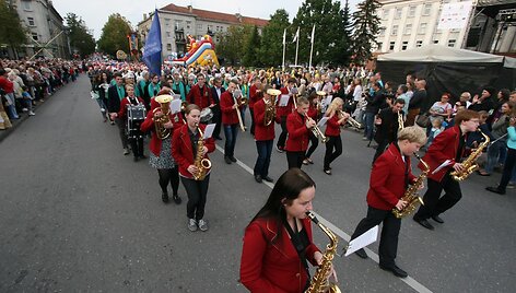 &Scaron;iaulių gimtadienyje &ndash; 200 metrų Ukrainos vėliava ir  ugnimi alsuojantis drakonas