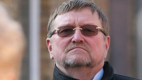 Teisingumo ministras Juozas Bernatonis. Prezidentė Dalia Grybauskaitė &Scaron;iaulių tardymo izoliatoriuje
