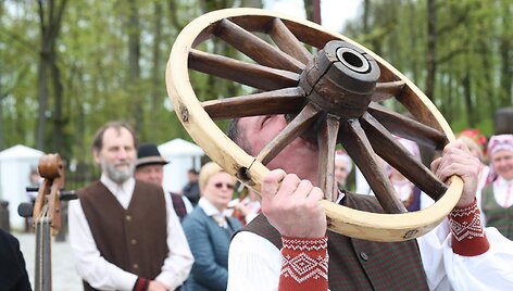Kurtuvėnuose įvyko respublikinis tradicinių &scaron;okių festivalis &bdquo;Patrepsynė&ldquo;