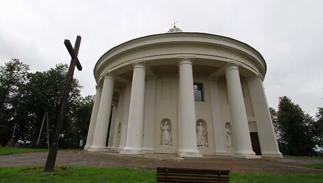 &bdquo;Blaivios&ldquo; kanapės gali aprengti, pamaitinti ir pagydyti