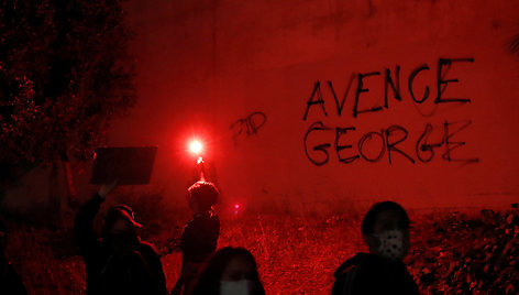 Protestai JAV dėl policijos areštuoto George'o Floydo mirties