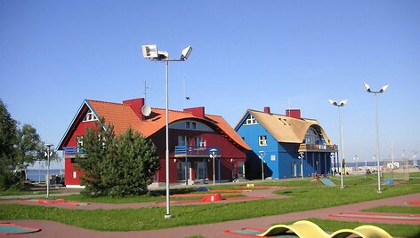 Planuojamas griauti namas Juodkrantėje ir jau nugriautas žuvies restoranas
