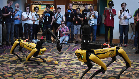 &Scaron;uns-roboto &bdquo;Spot&ldquo; demonstracija konferencijoje Las Vegase