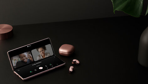 &bdquo;Galaxy Z Fold2&ldquo; i&scaron;manusis telefonas