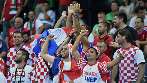 Kroatijos krep&scaron;inio sirgaliai nerimauja &ndash; jų komanda priremta prie sienos.