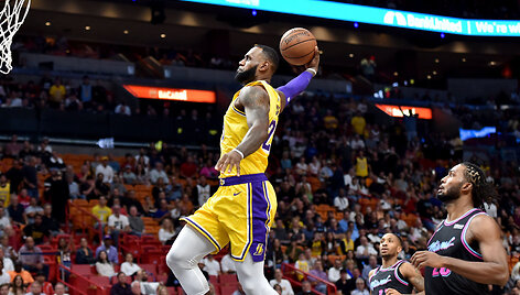 L.Jamesas pelnė 51 ta&scaron;ką, o &bdquo;Lakers&ldquo; įveikė &bdquo;Miami Heat&ldquo; komandą.