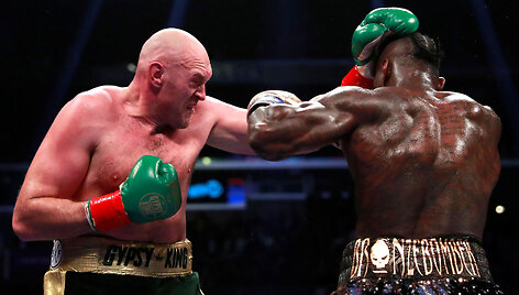 Tysonas Fury ir Deontay Wilderis kovojo ringe &ndash;  mačas baigėsi lygosiomis.