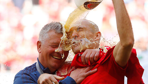 Miuncheno &bdquo;Bayern&ldquo; futbolininkai septintą kartą i&scaron; eilės tapo Vokietijos čempionais.