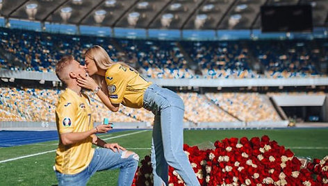 O.Zintjenko pasipiršo mylimajai Kijevo stadione.