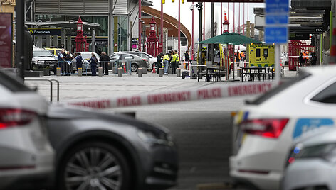 Oklandą penktadienį sukrėtė &scaron;audynės, kurias sustabdė policijos pareigūnai.