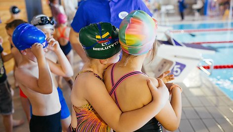 „LTU Aquatics“ vykdo vaikų mokymosi plaukti programą.