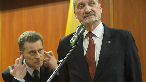 Tema: Diplomatija, autorius Alfredas Pliadis