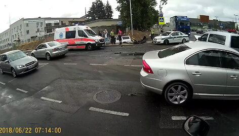 5b2c8aa54b514video_5b2c8aa10afa5