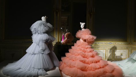 „Giambattista Valli“ 2019–2020 m. rudens ir žiemos aukštosios mados kolekcijos modeliai