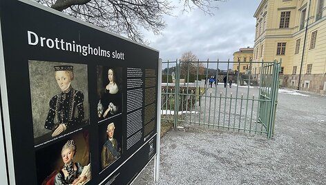 Kotrynos &scaron;ypsena pasitinka visus Drotningholmo pilies, dabartinių &Scaron;vedijos karalių rezidencijos, lankytojus