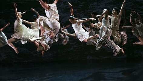 &bdquo;Cloud Gate&ldquo; &scaron;okio teatras, spektaklis &bdquo;Baltas vanduo&ldquo; 