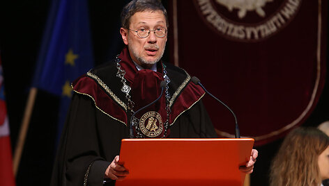Liudui Mažyliui suteiktas VDU garbės profesoriaus vardas