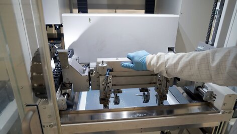 &bdquo;Soli Tek&ldquo; gamina &bdquo;dviveidžius&ldquo; saulės modulius &ndash; elektrą i&scaron;gauna abi pusės