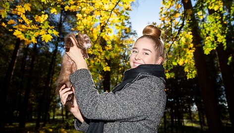 Monika Marija Paulauskaitė su &scaron;e&scaron;ku Haru