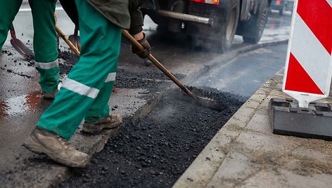 Geležinio vilko gatvėje platinama eismo juosta