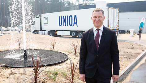 &bdquo;Uniqa&ldquo; natūralaus mineralinio vandens gamyklos atidarymo akimirka
