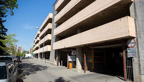 Rinktinės gatvės daugiaauk&scaron;tė automobilių stovėjimo aik&scaron;telė