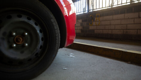 Rinktinės gatvės daugiaauk&scaron;tė automobilių stovėjimo aik&scaron;telė