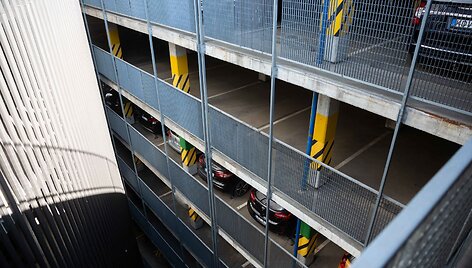 PC &bdquo;Ozas&ldquo; daugiaauk&scaron;tė automobilių stovėjimo aik&scaron;telė