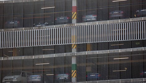 PC &bdquo;Ozas&ldquo; daugiaauk&scaron;tė automobilių stovėjimo aik&scaron;telė