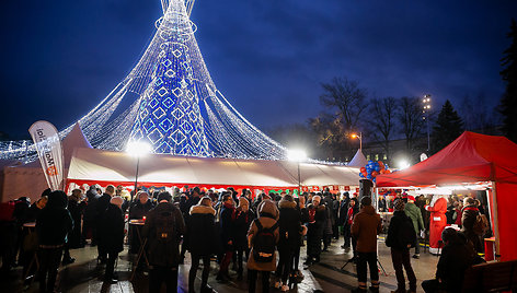 „Maltiečių sriubos“ akcija Vilniaus Katedros aikštėje