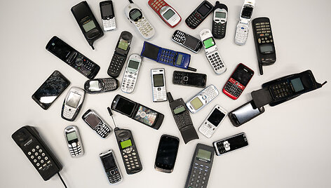 Seni mobilieji telefonai