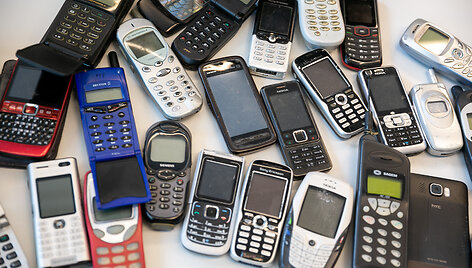 Seni mobilieji telefonai