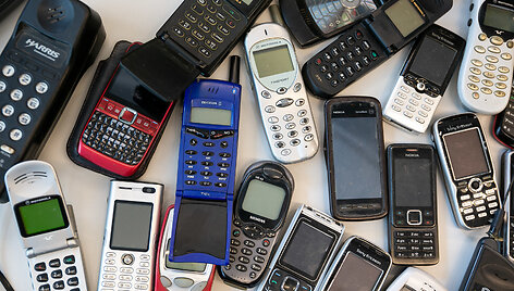 Seni mobilieji telefonai