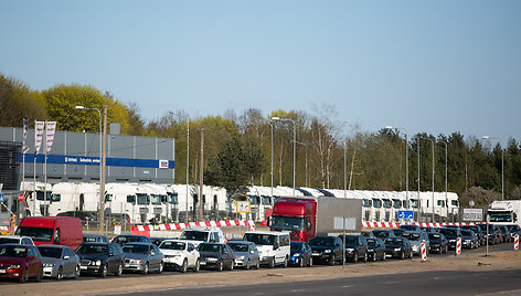 Transporto spūstys rekonstruojamoje Liepkalnio–Žirnių gatvių sankryžoje