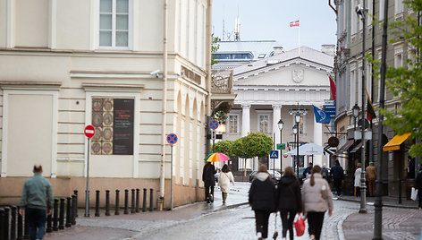 Lietaus nuplauti Vilniaus stogai ir bokštai