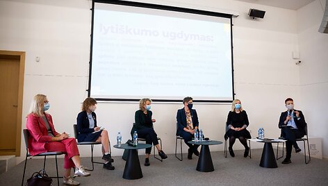 Diskusija apie lyti&scaron;kumo ugdymą mokyklose