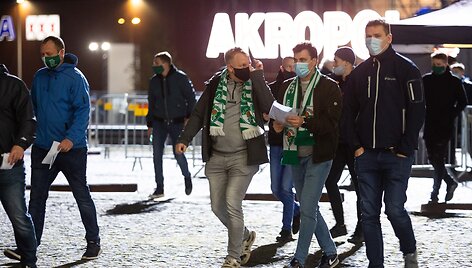 Žalgirio fanai prie arenos