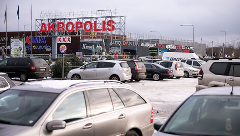 Į &bdquo;Akropolį&ldquo; plūstelėjo pirkėjai prie&scaron; įsigaliojant griežtesniems karantino reikalavimams