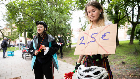 „Wolt“ kurjerių surengta protesto akcija