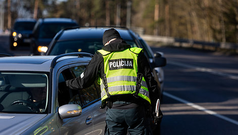 Vilniuje ir Pakruojyje buvo pasipriešinta policijos pareigūnams