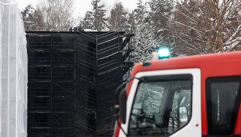 Visorių gatvėje kilęs statomo daugiabučio gaisras