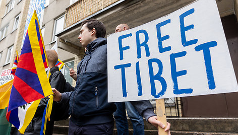 Tibeto rėmėjų rengiama pilietinė akcija prie Kinijos Liaudies Respublikos ambasados